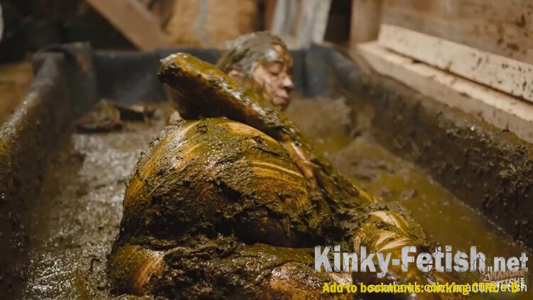 frankys time in the manure basin - lyndra lynn cleaning ends in a mess (FullHD | 2022)