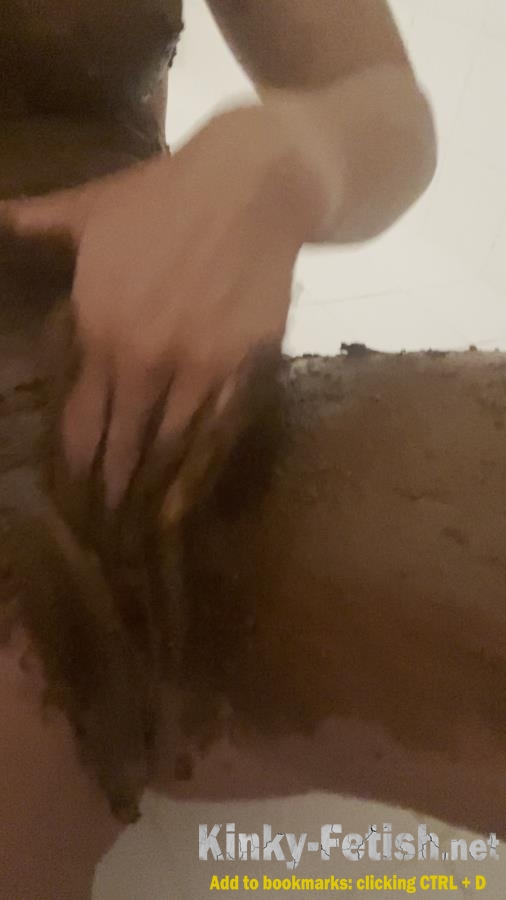venuslovexx - Hot girl smearing poo (SD | 2025)
