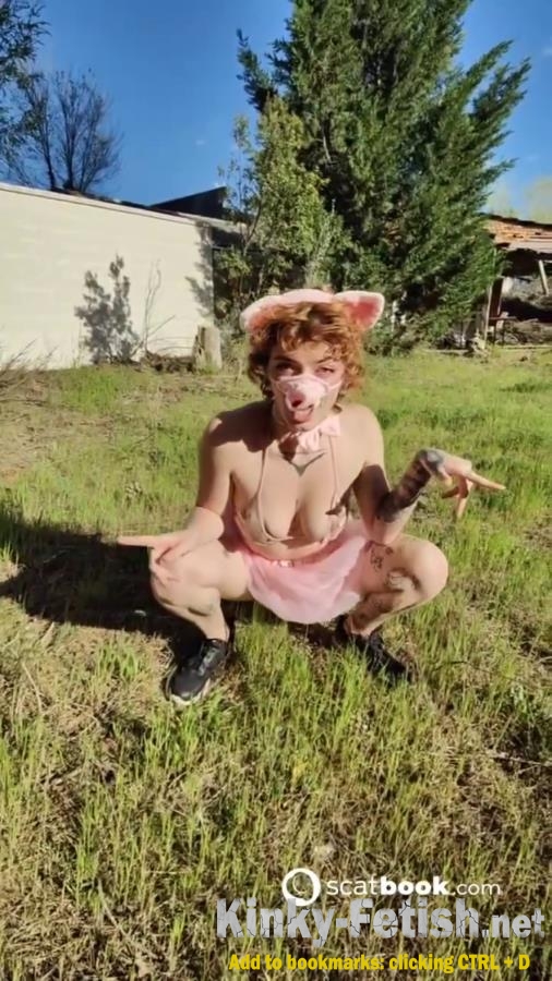 Malafalda Pig Peeing On Lawn P1 (SD | 2025)
