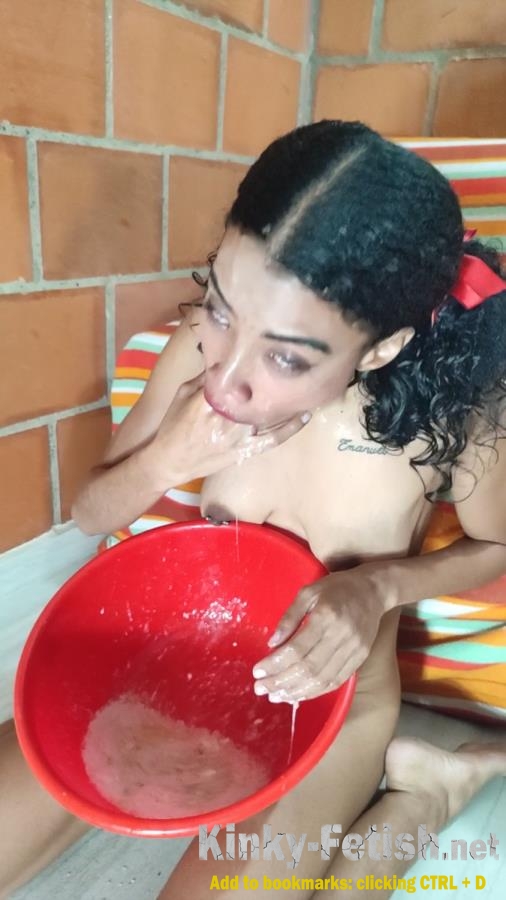 KattyAndEric - Eating a big burger and then vomiting it without liquid just dry vomit (SD | 2026)